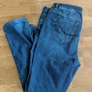 Lane Bryant Straight Leg Genius Fit jeans size 18